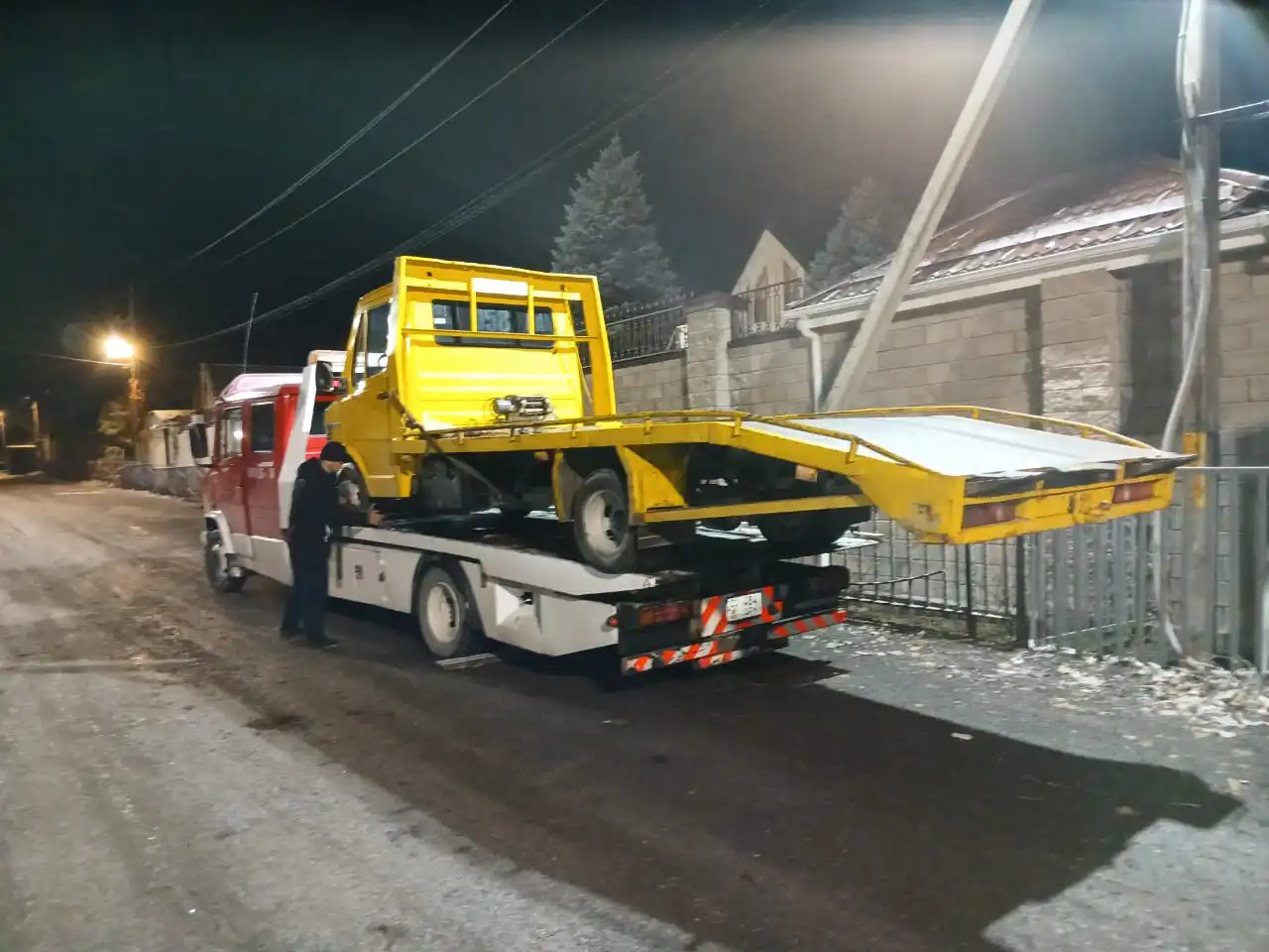 Погрузка автомобиля после ДТП